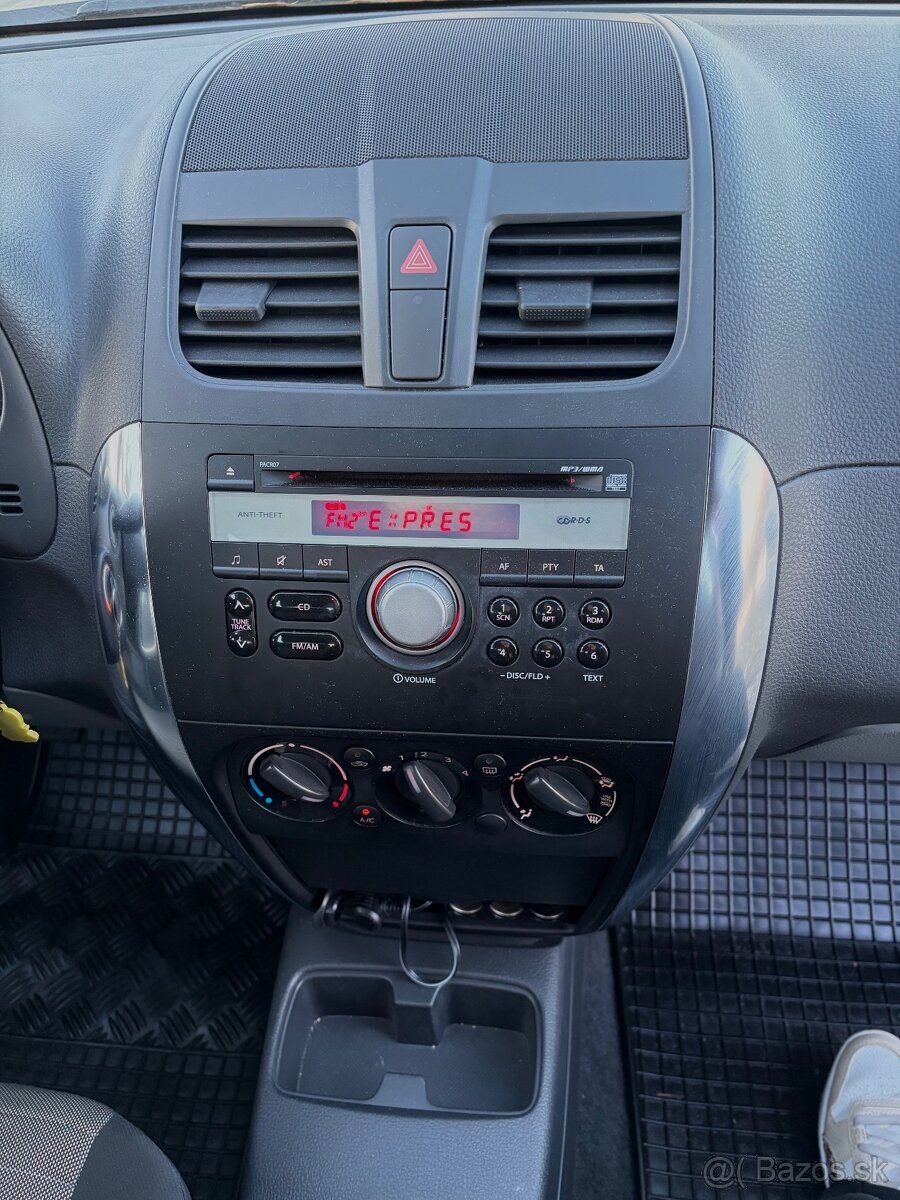 predám Suzuki SX4 1.6 benzín - 12