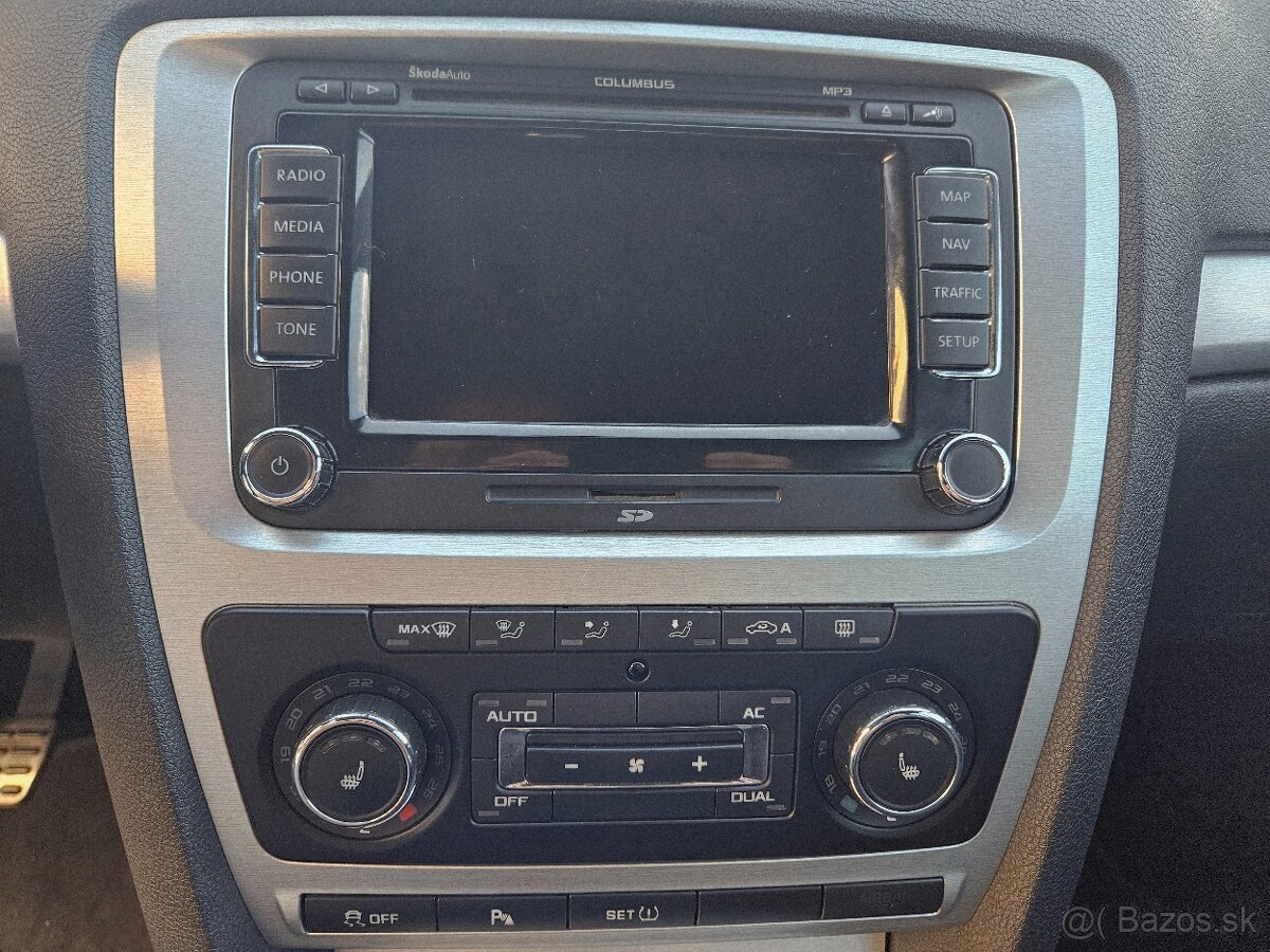 Skoda Octavia Combi 2.0TDI CR RS - 12