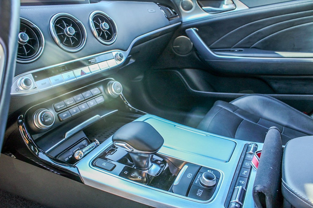 Kia Stinger GT 3.3 V6 T-GDI AWD - 12