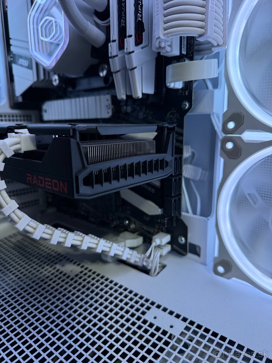 Herný PC Ryzen 5 5600, RX 6600 XT, 32gb RAM, 1TB SSD - 12