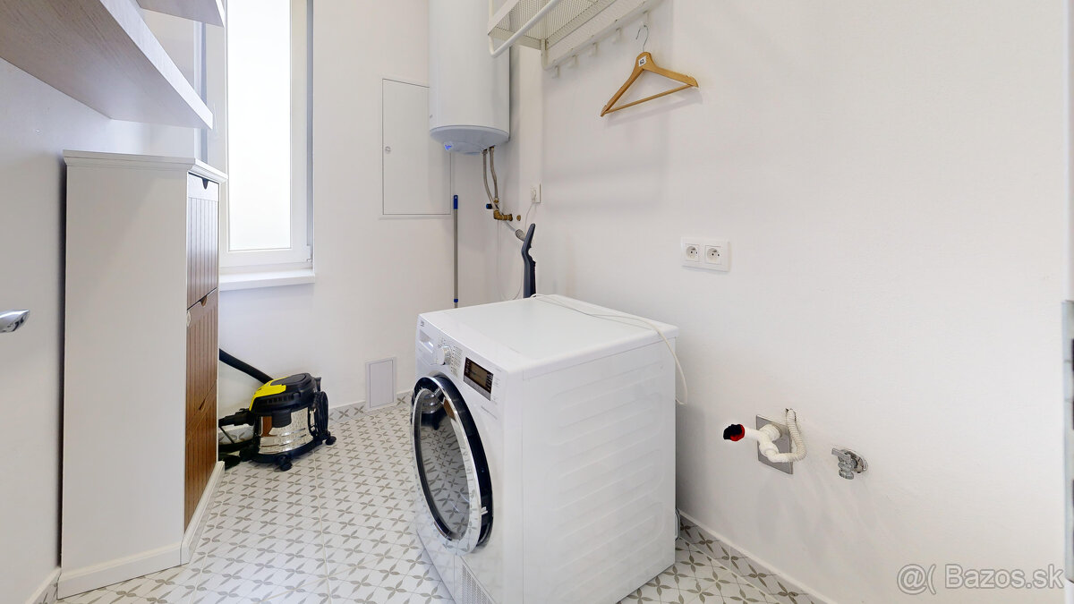 NA PREDAJ Moderný 4-izbový rodinný dom v tichej lokalite - 12