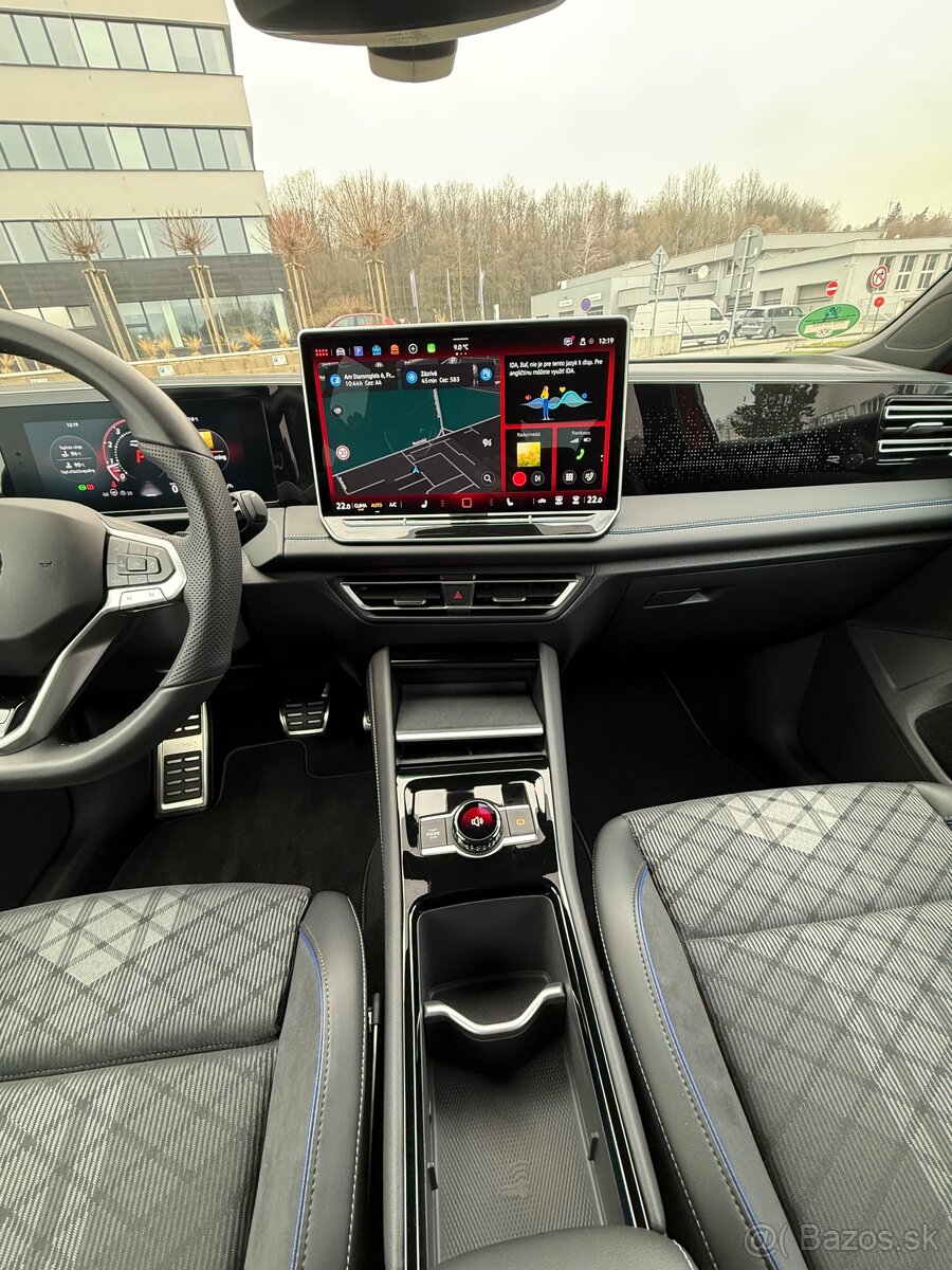 VW Tiguan R LINE 2.0 TSI 195kw 4MOTION DSG 4/2025 - 12