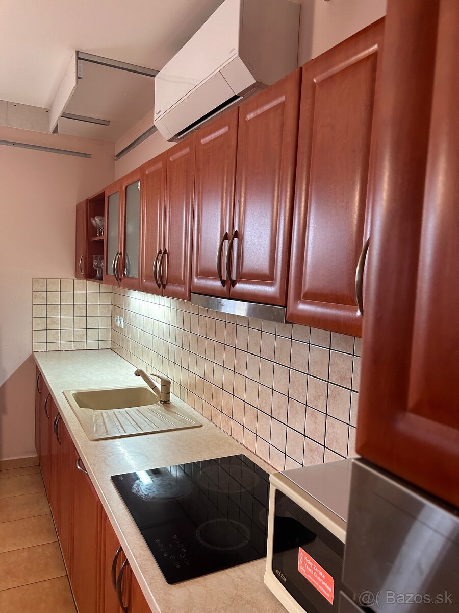 Kuchynská linka - 12