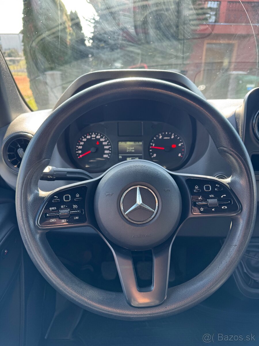 Mercedes Sprinter Vysoká výbava - 12