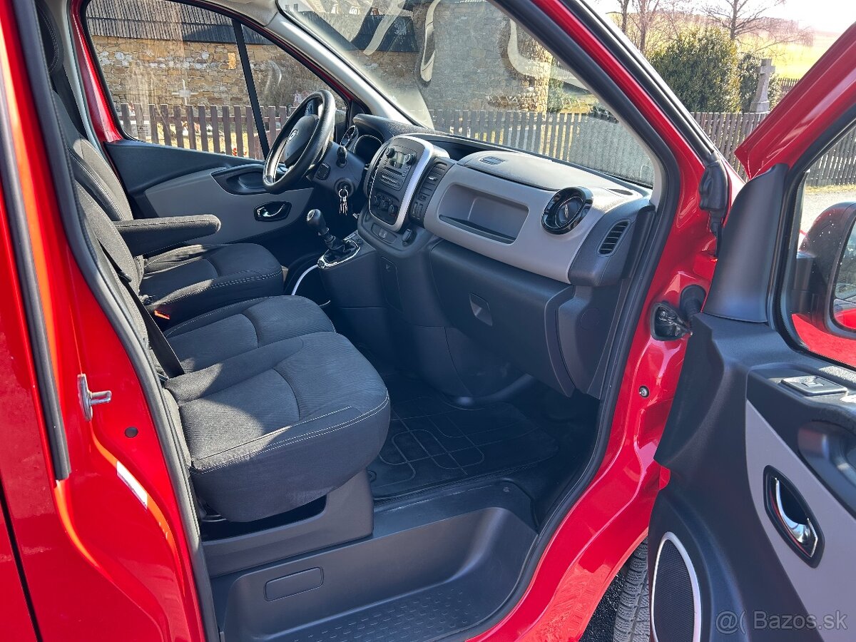 Renault Trafic long 6 miestne 2015 - 12
