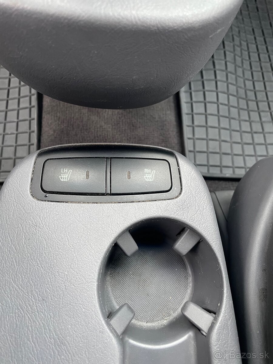 Hyundai Tucson 2.0 CRDI 4x4, ťažné zariadenie - 12