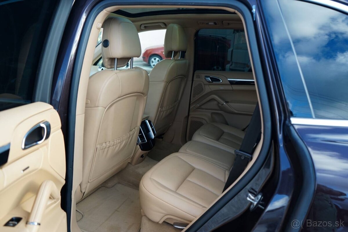 Porsche Cayenne - 12