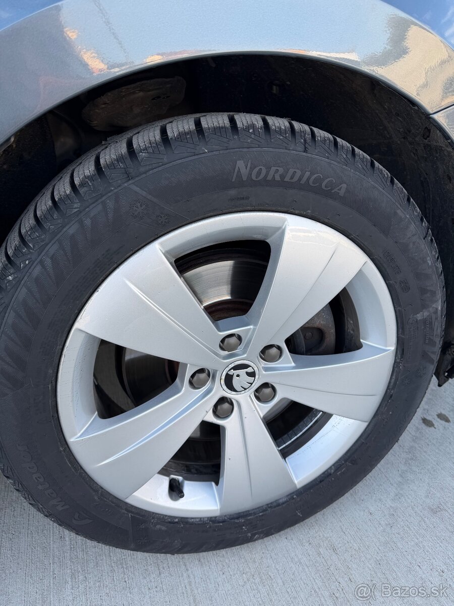 Škoda Superb Combi 2.0 TDI - 12