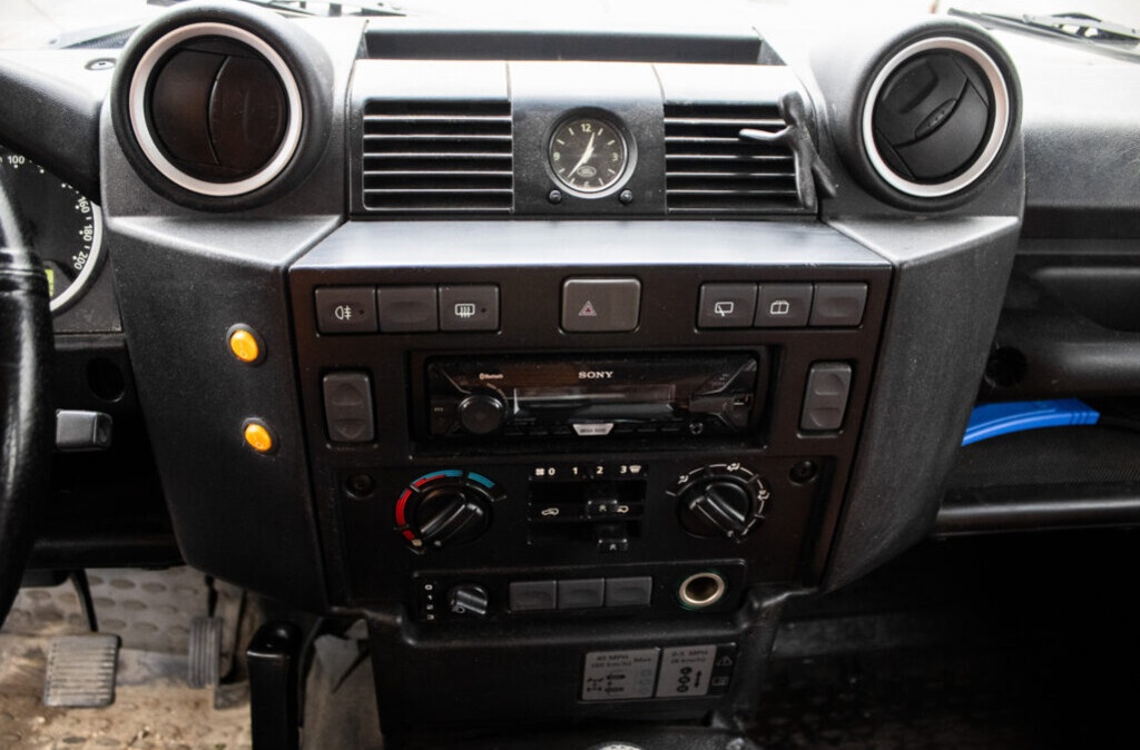 Land Rover Defender 110 SW, 90kW, (2007) - 12