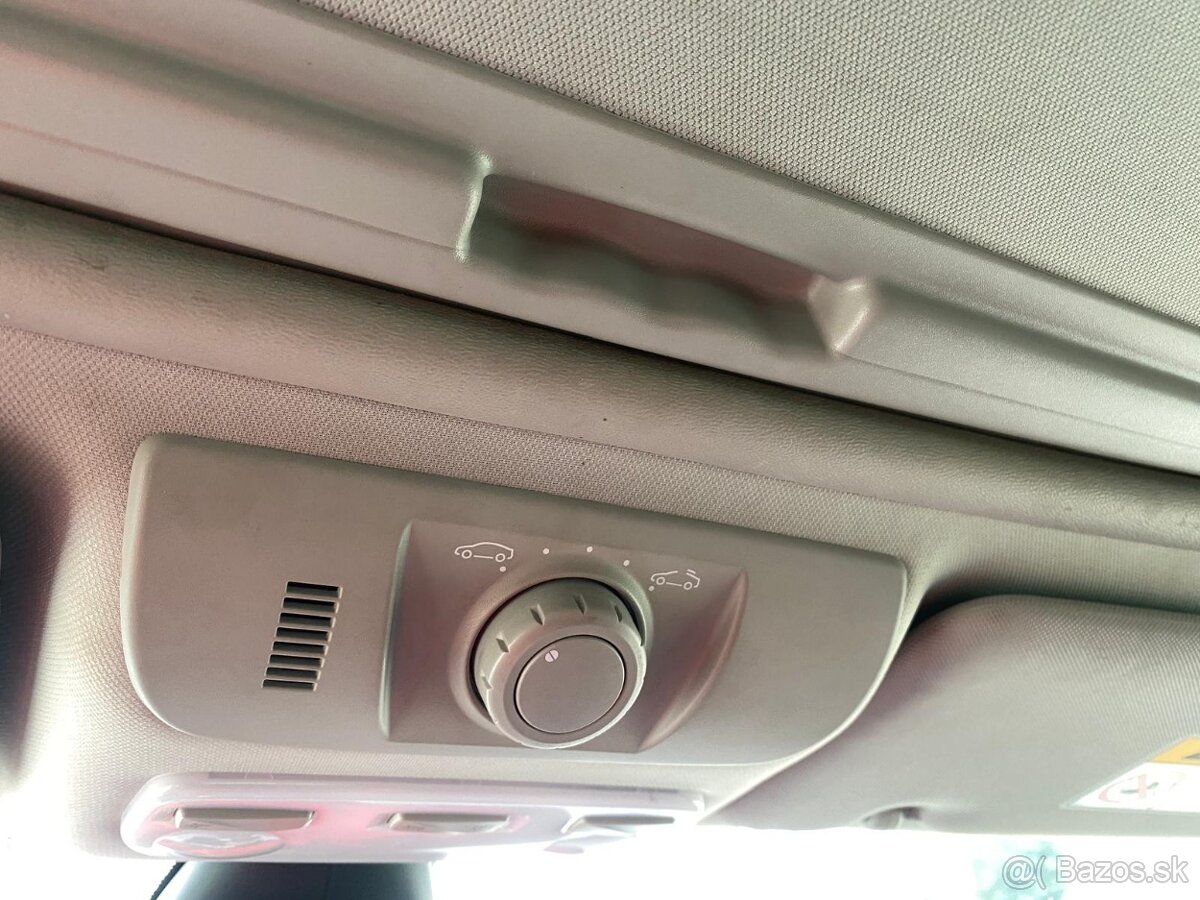 Renault Megane GRANDTOUR 1,5 DCi 2016 - 12