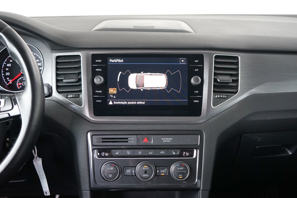 26-Volkswagen, Golf, 2018, nafta, 1.6 TDI Comfortline,85kw - 12