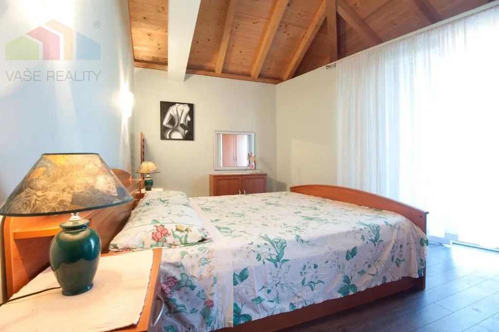 Chorvátsko -6 izbový apartmánový dom pri Zadare, Sukošan - 12