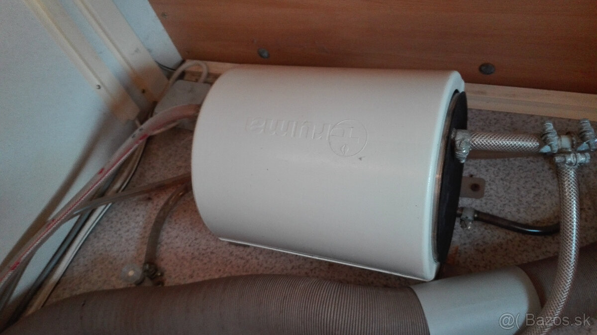 Karavan Knaus Sudwind 550+palandy - 12