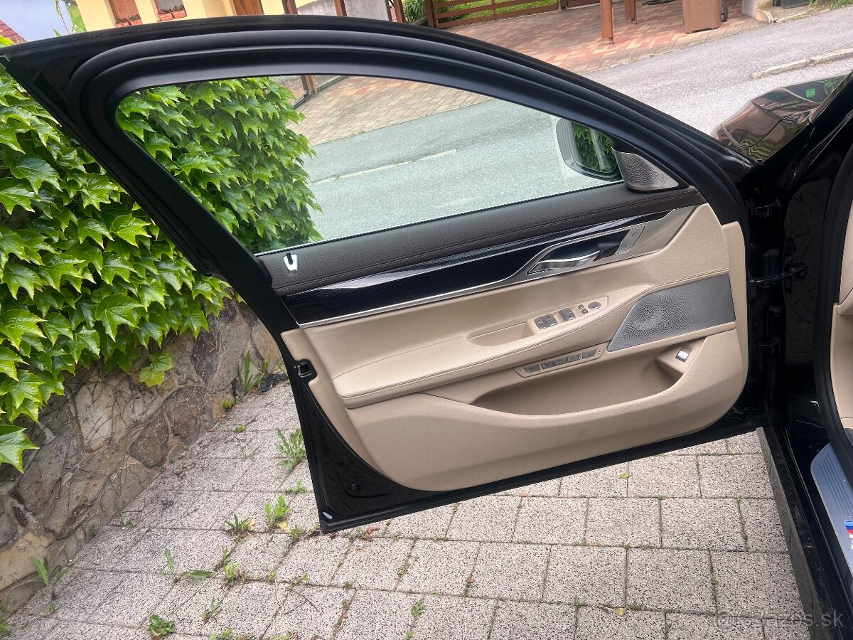 BMW 750Li xDrive - 12