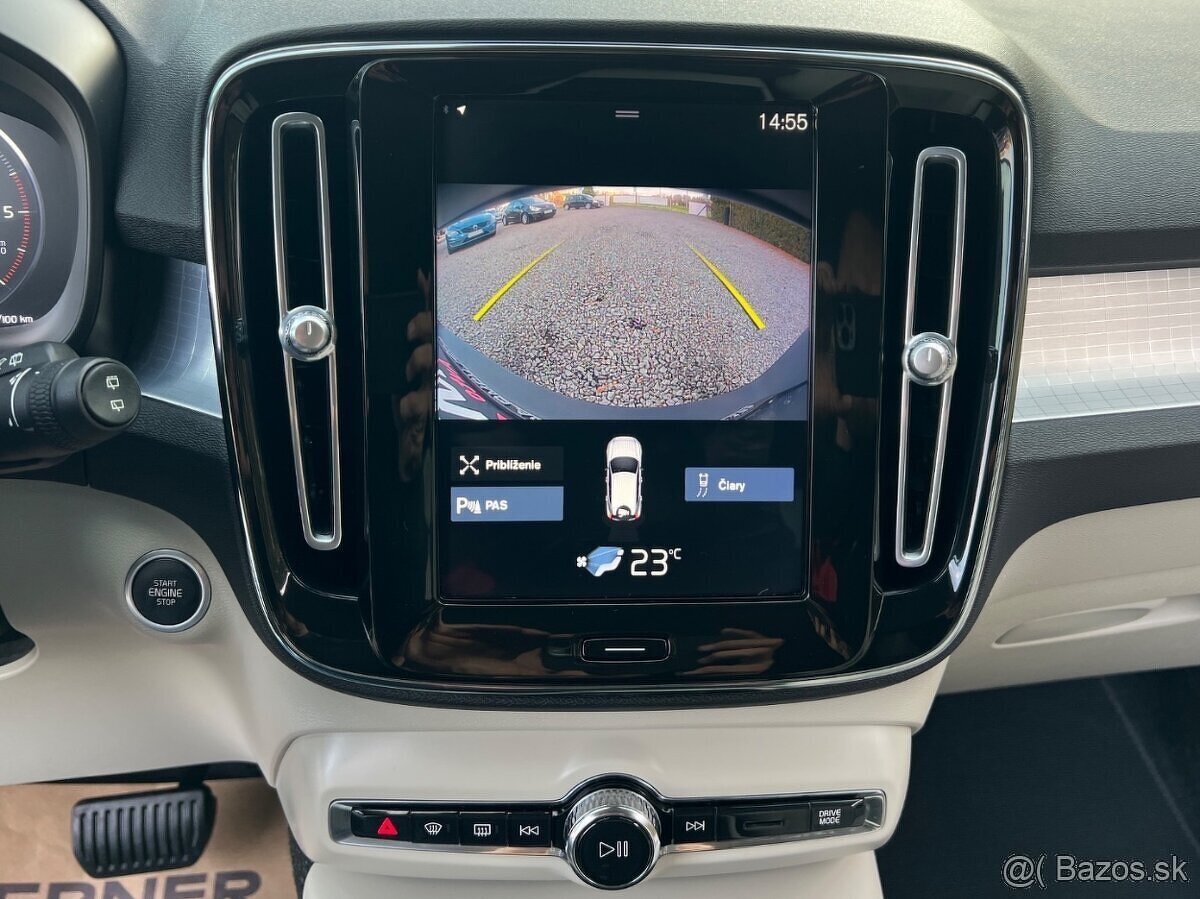 Volvo XC40 D3 Momentum AWD A/T - 12