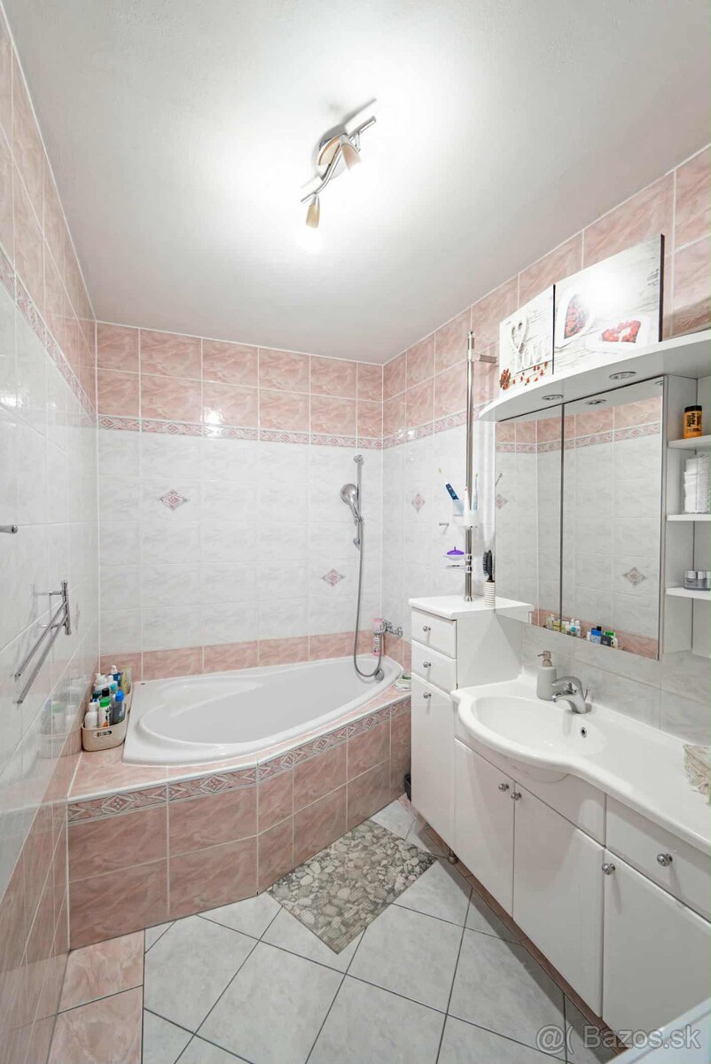 Na predaj krásny 3 izbový byt v Trenčianskych Tepliciach - 12