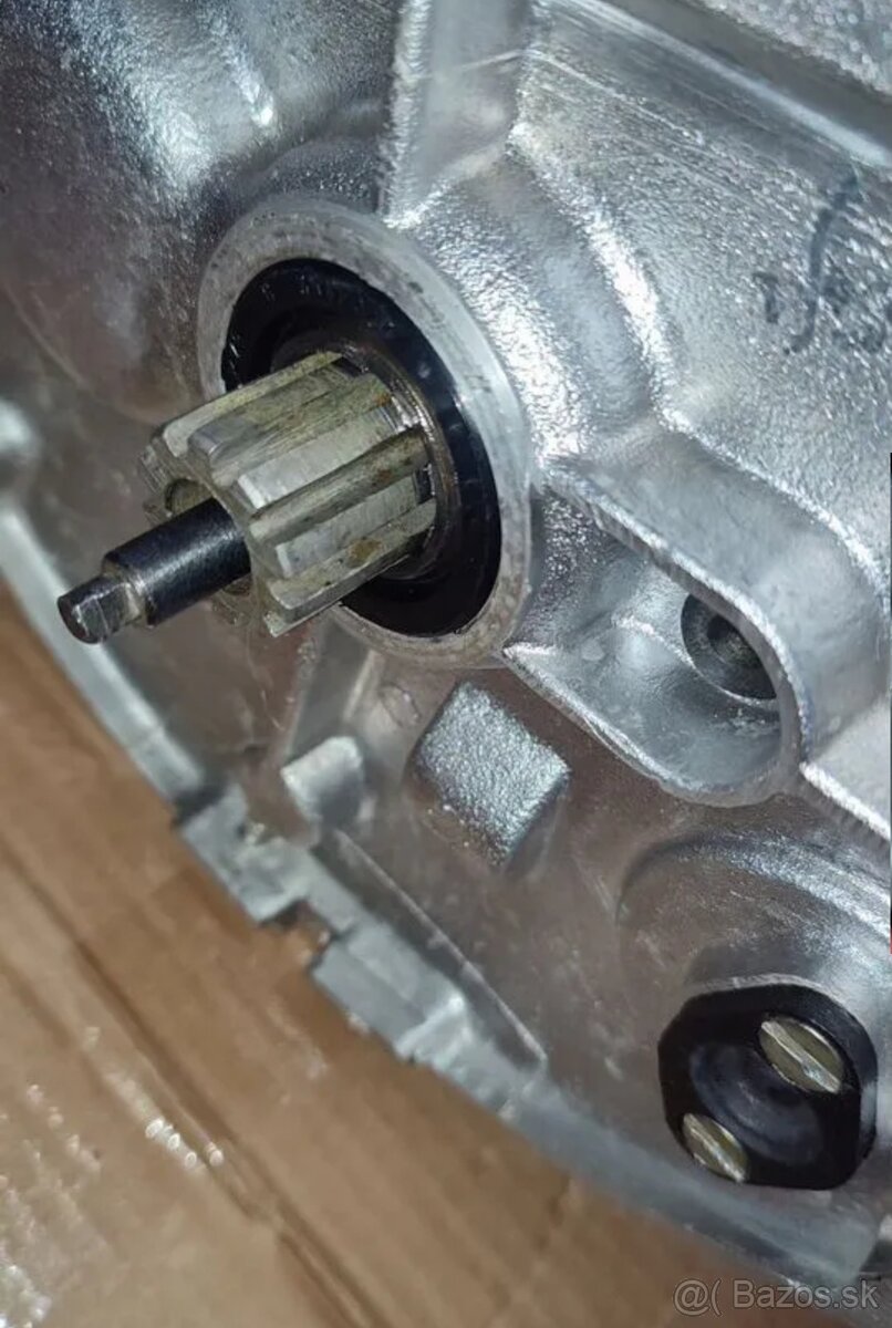 Originální díly Uloženka převodovka válce dynamo - 12