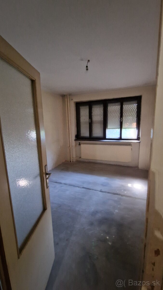 Predám viacgeneračný dom - 12