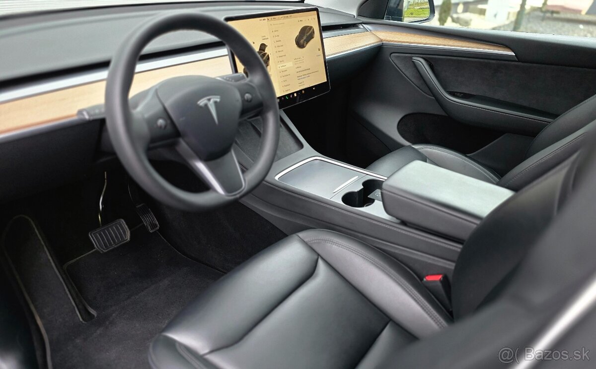 Tesla Model Y Dual Motor Long Range 42tkm rv2023 - 12