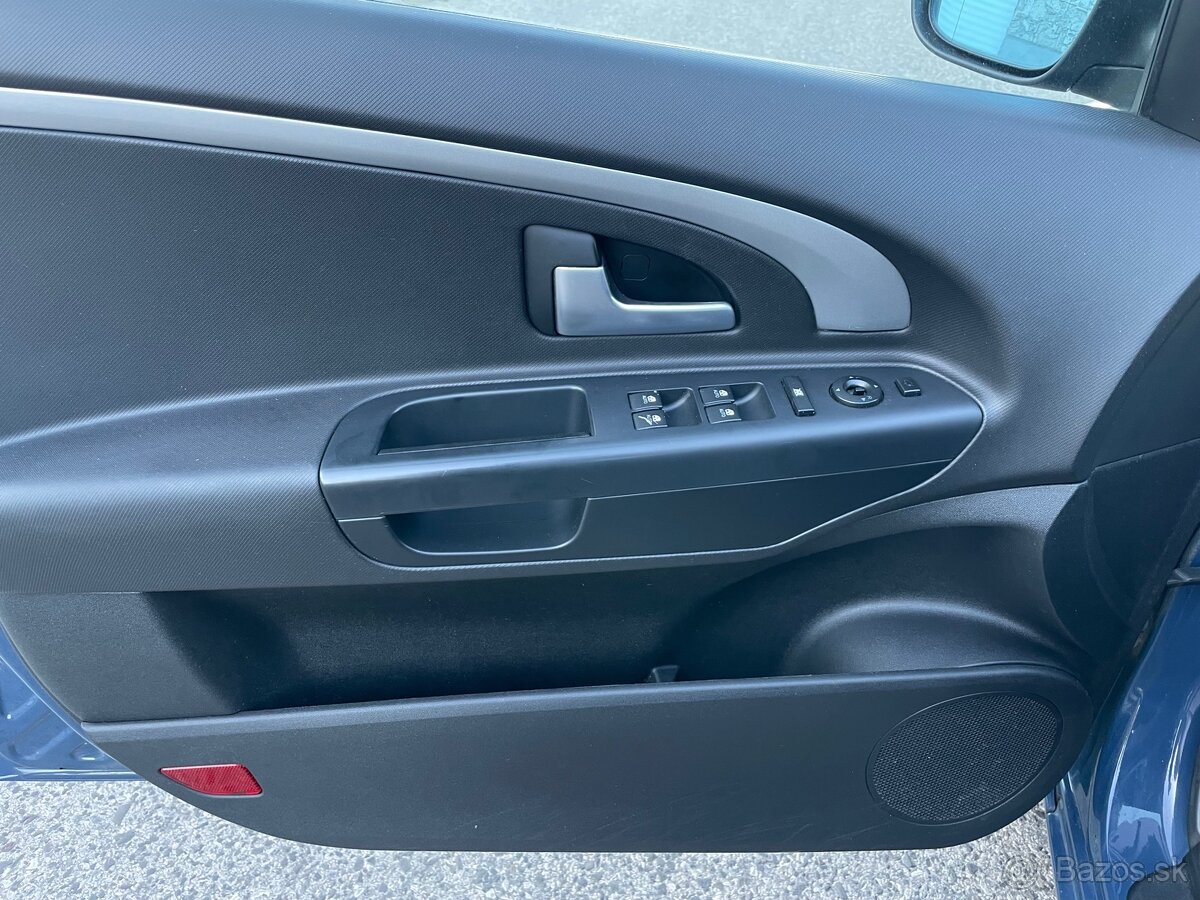 Kia Ceed SW 1.4 CVVT, 2011, 1. Majiteľ - 12