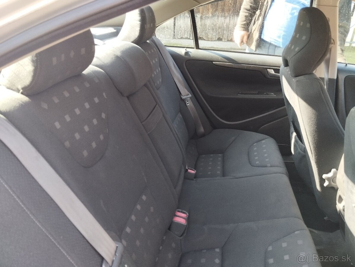 VOLVO S60 2,4D 2001 5-st. manuál - 12