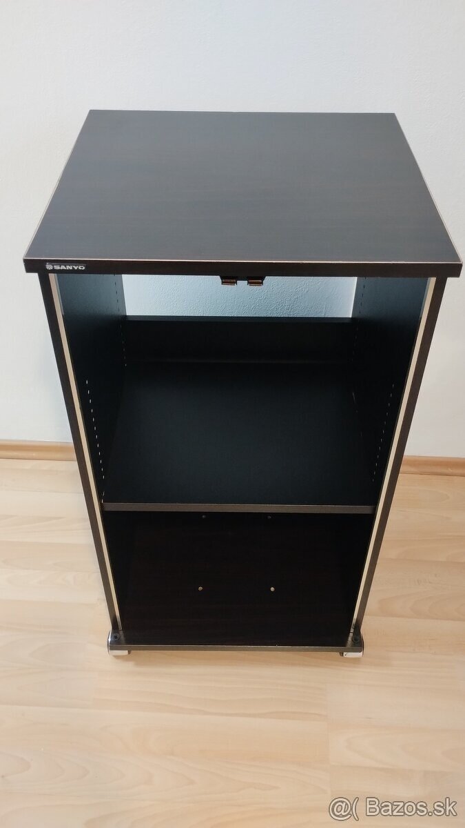 Predám midi hifi rack Sanyo - 12