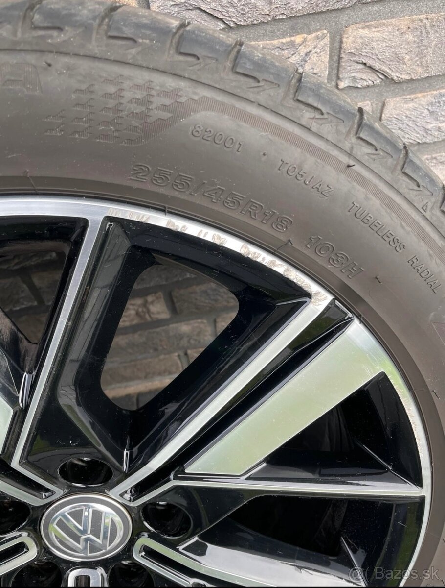 Kola Multivan T6.1 Valdivia R18 Bridgestone 255/45 103 - 12