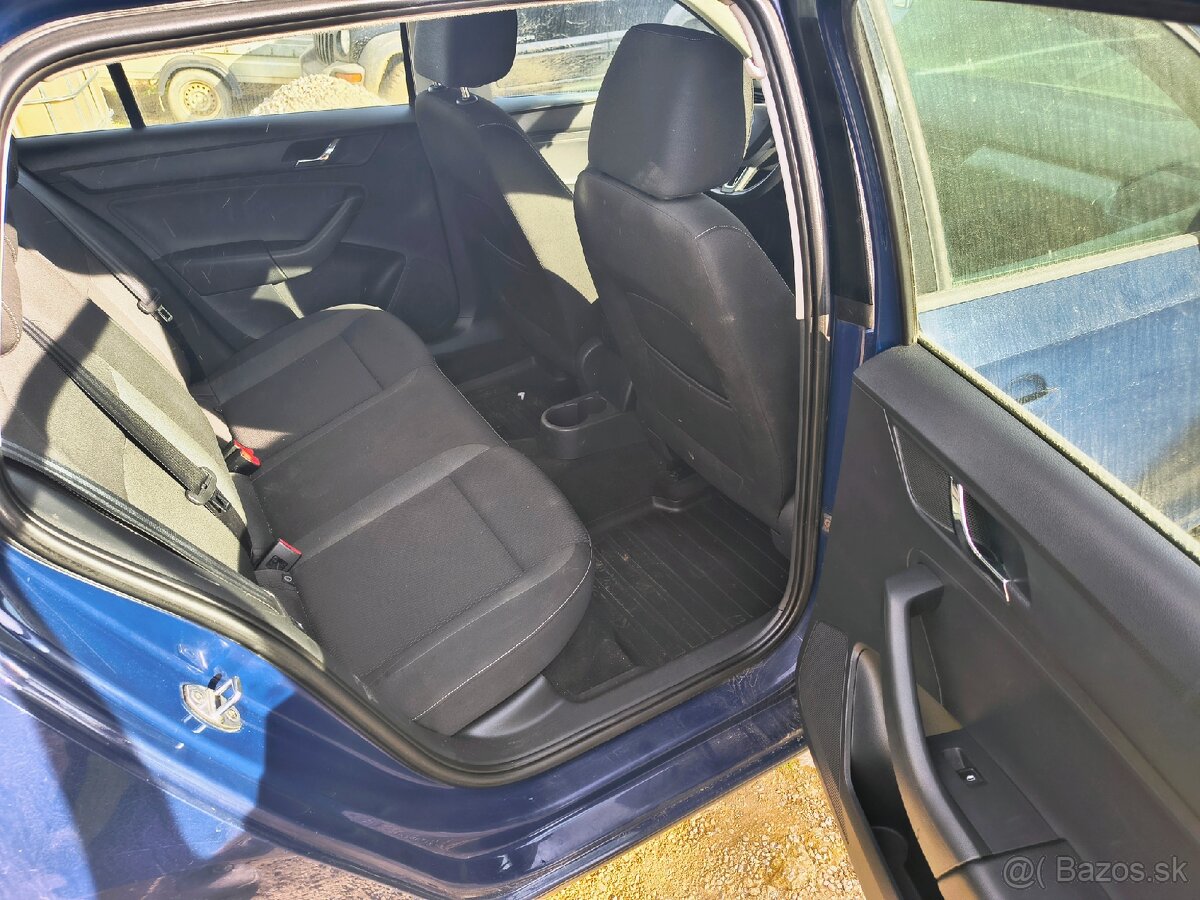 Škoda Rapid - 12