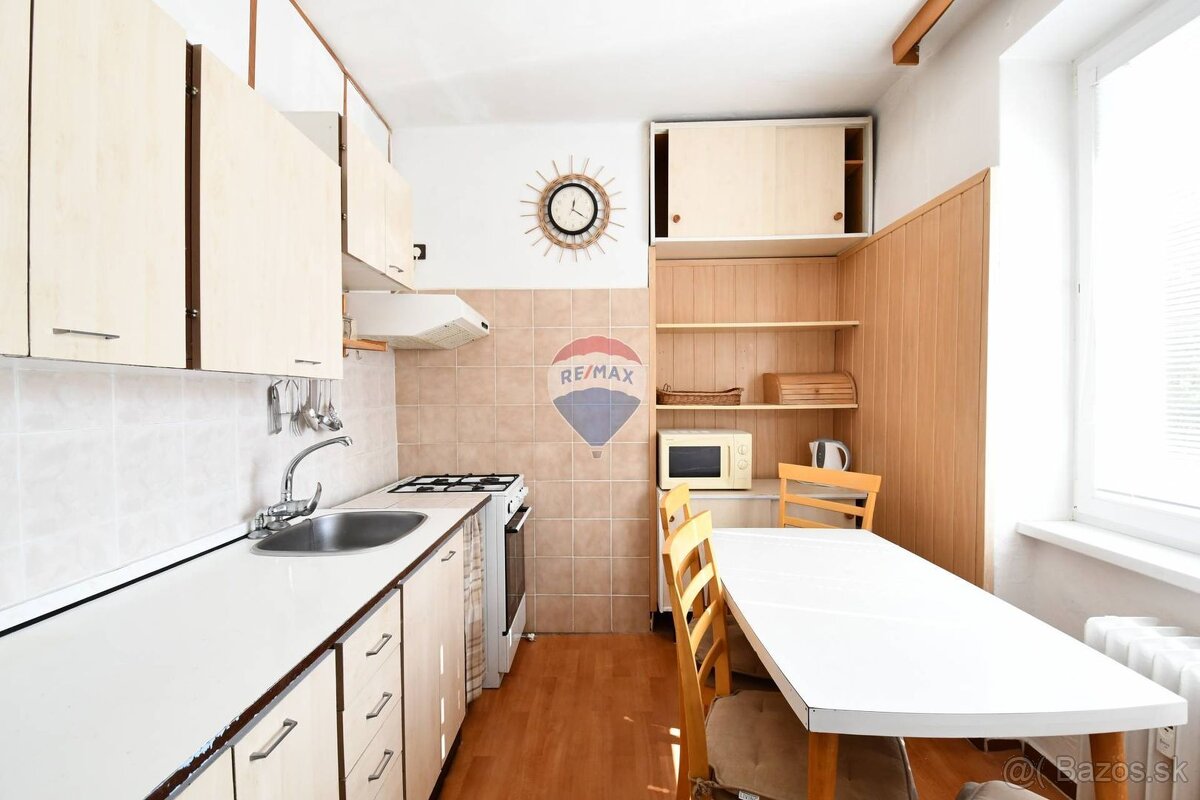 REZERVOVANÉ PREDAJ, Slnečný 2-izbový tehlový byt v centr - 12