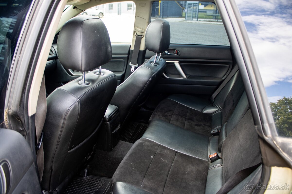 Subaru Legacy 2009 - 12