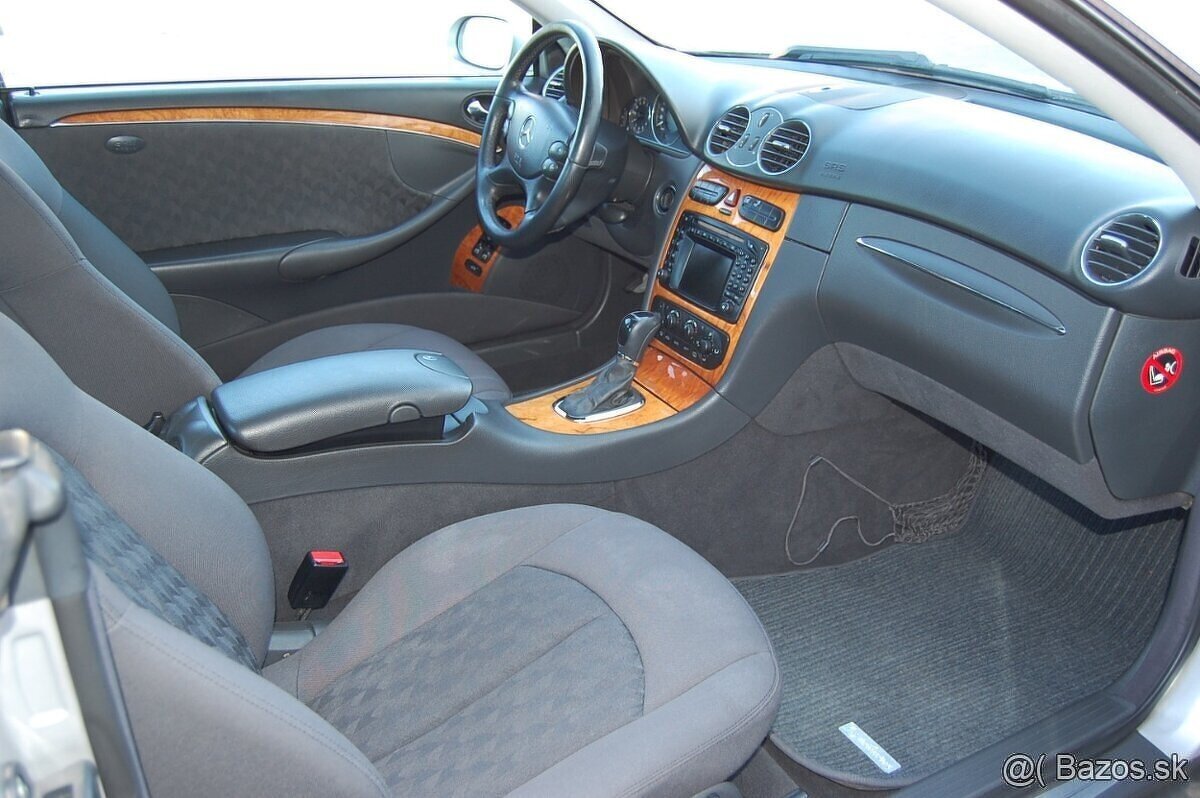 Mercedes-Benz CLK - 12