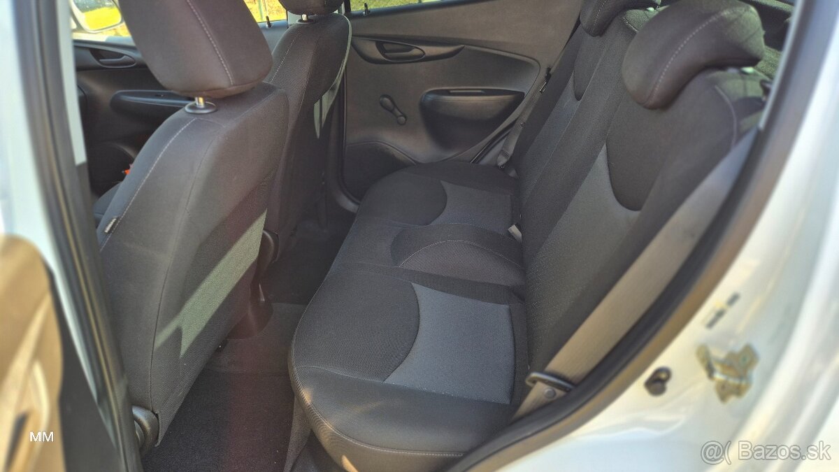 Opel, vyhrievaný volant a sedačky - 12