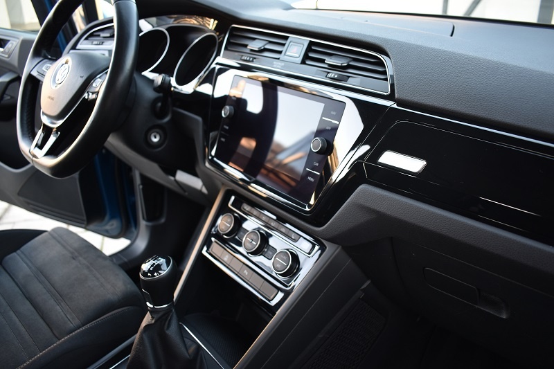 Volkswagen Touran 1,6 TDI Highline 85 kW Diesel / Nafta - 12