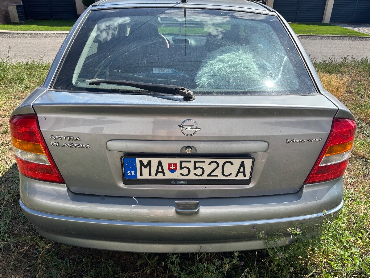 Opel Astra 2009 - 12