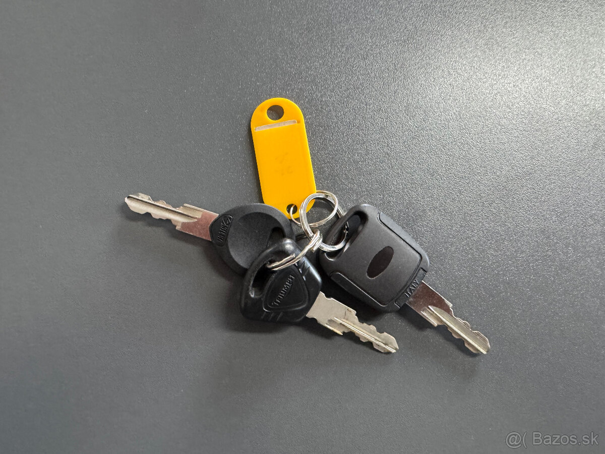 Triumph Tiger 800 XC - 12