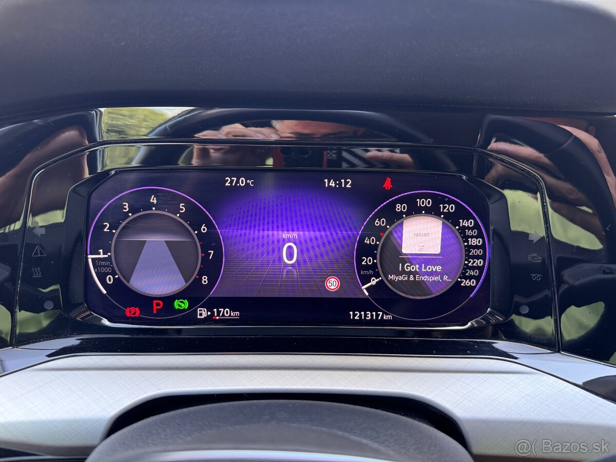 VW Golf 1.0 eTsi Live Dsg - 12