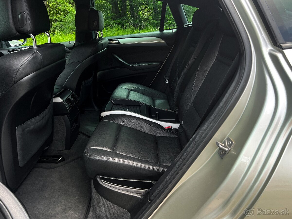 BMW X6 xDrive 30d 245k - 12