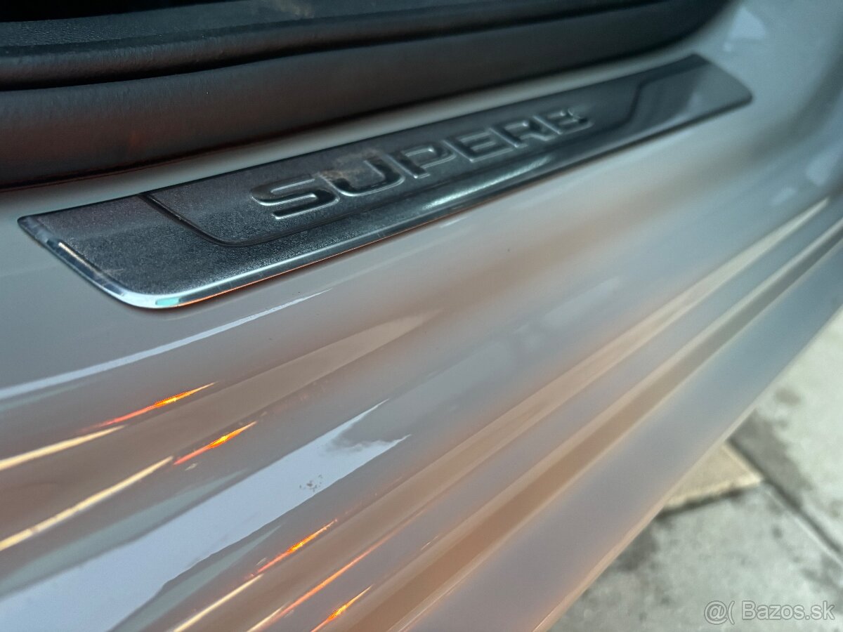 Škoda Superb Sportline - 12