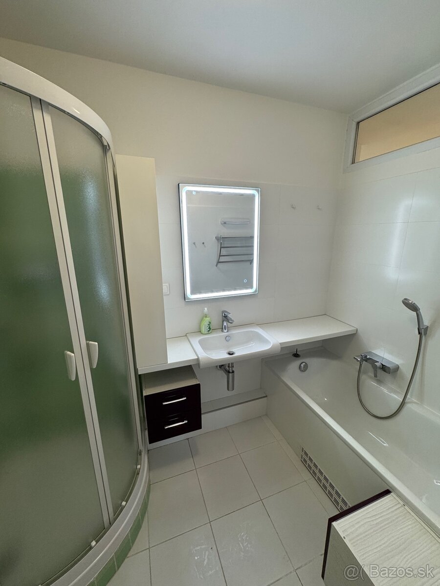 Prenájom 4 izbového bytu pre študentov - 12