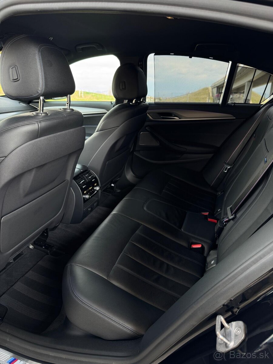 BMW 540i xDrive M Sport - G30 - 12