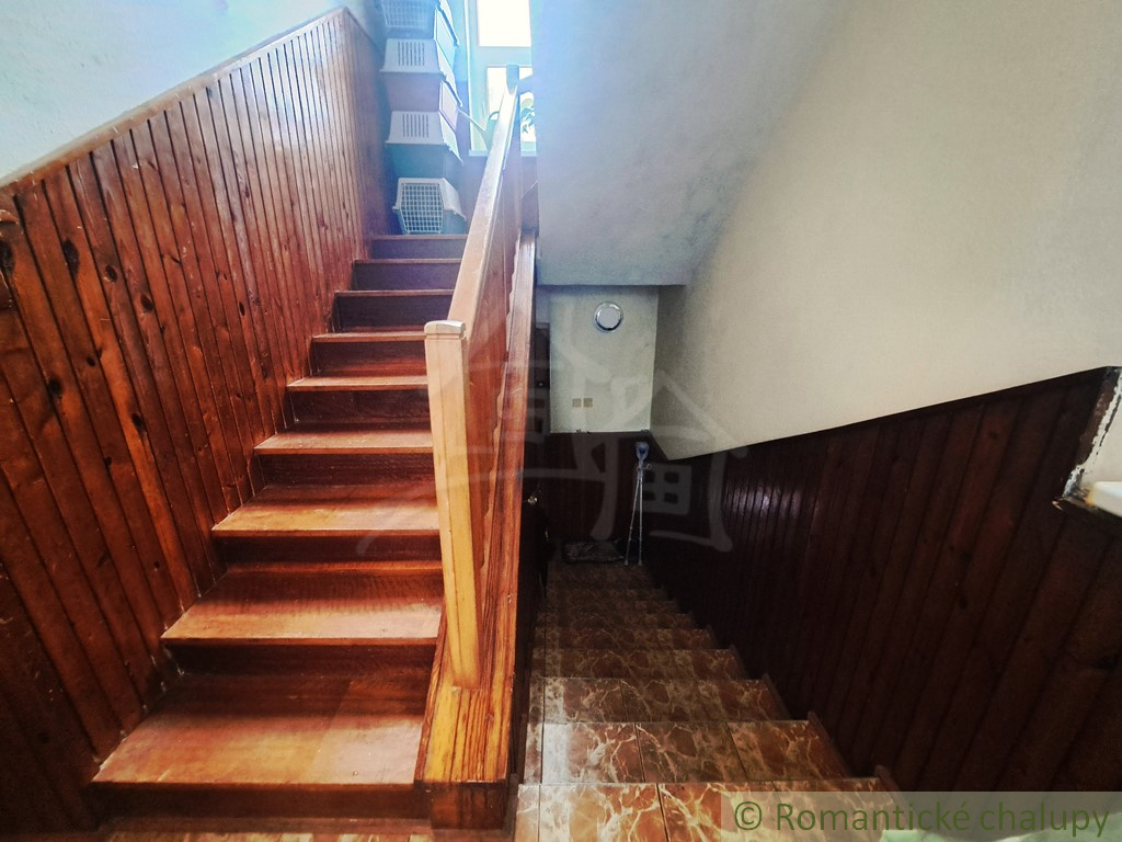 Poschodový dvojgeneračný dom so suterénom a veľkou záhrado - 12