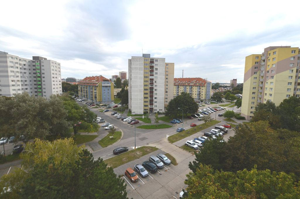 3izb, Kapicova, p. 7/8, 73m2, začiatok Petržalky, pešia zóna - 12