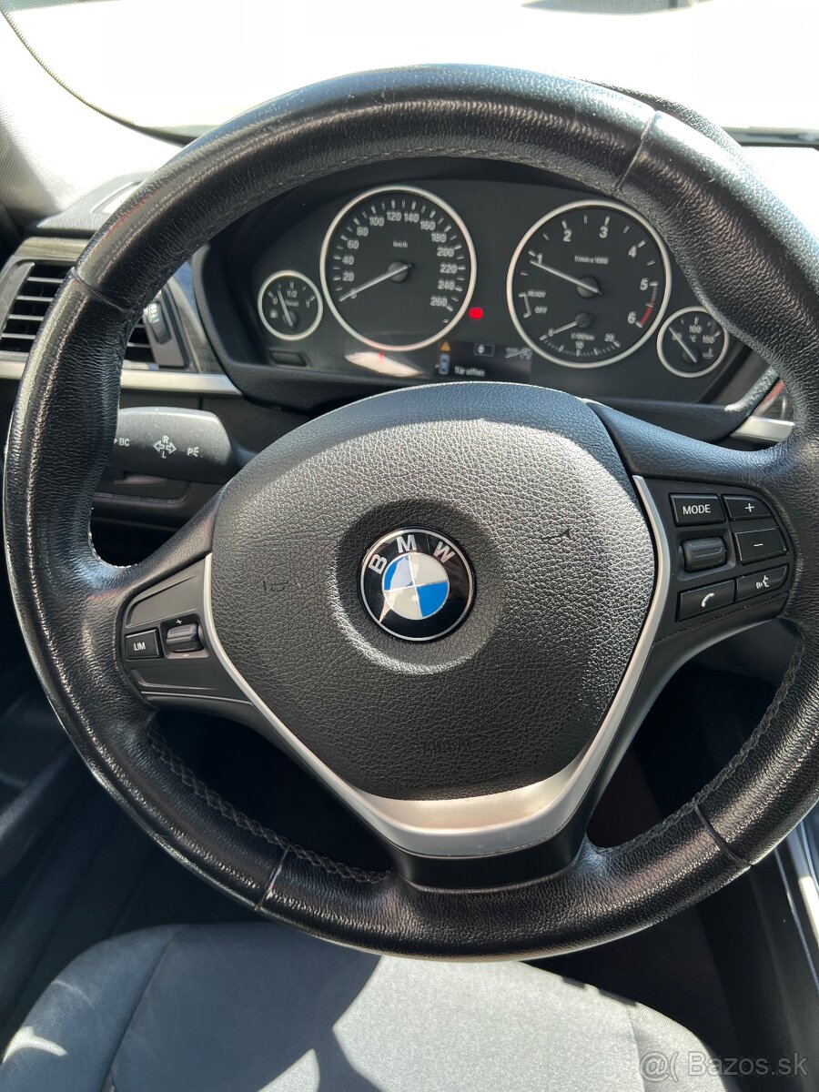 BMW Rad 3 F31 320D Luxury - 12