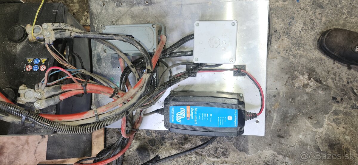 Menic napätia Karavan/Pojazdná Dielna - 12