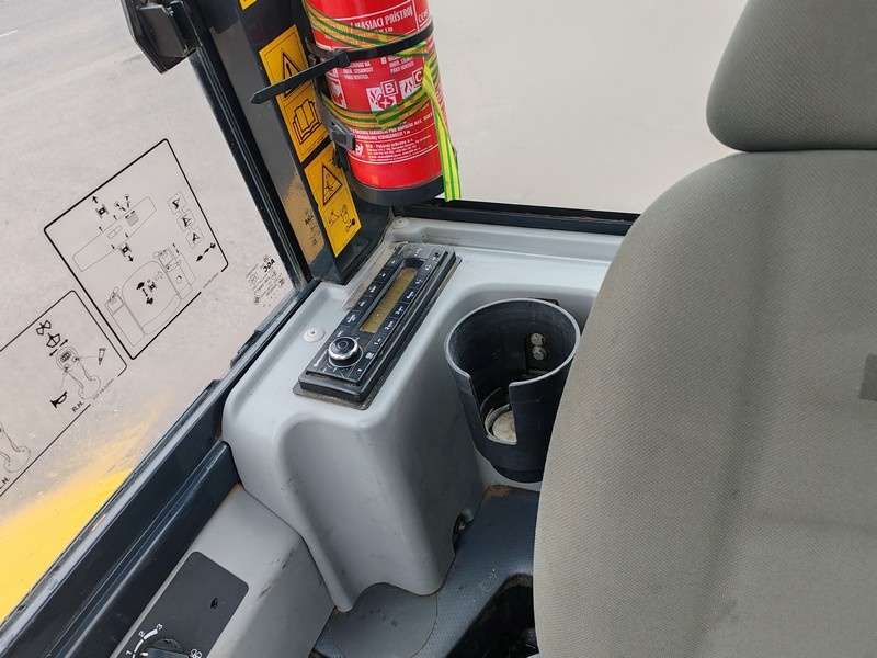 KOMATSU PC35MR-5 - pásový minibáger - 12