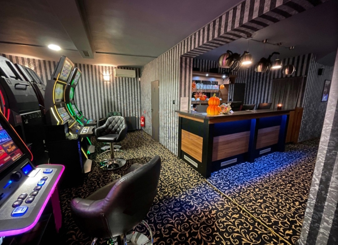 Obchodna budova - 12