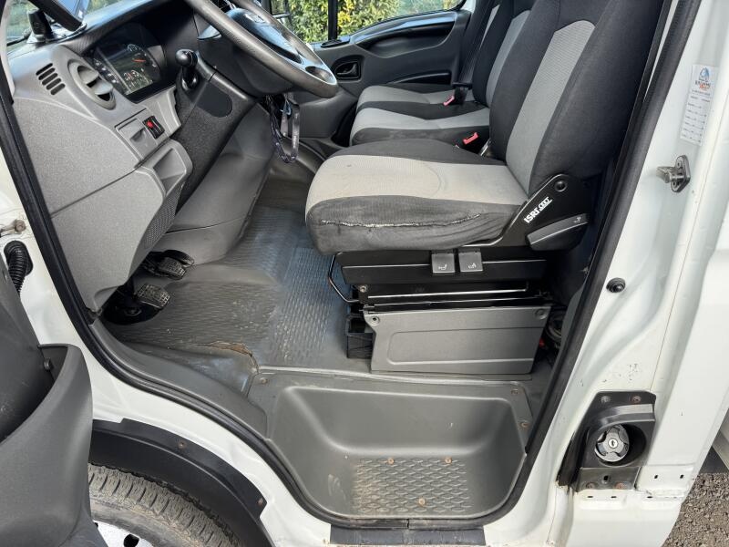 Prodám Iveco Daily 2.3,35S13,8p.,čelo,klima - 12