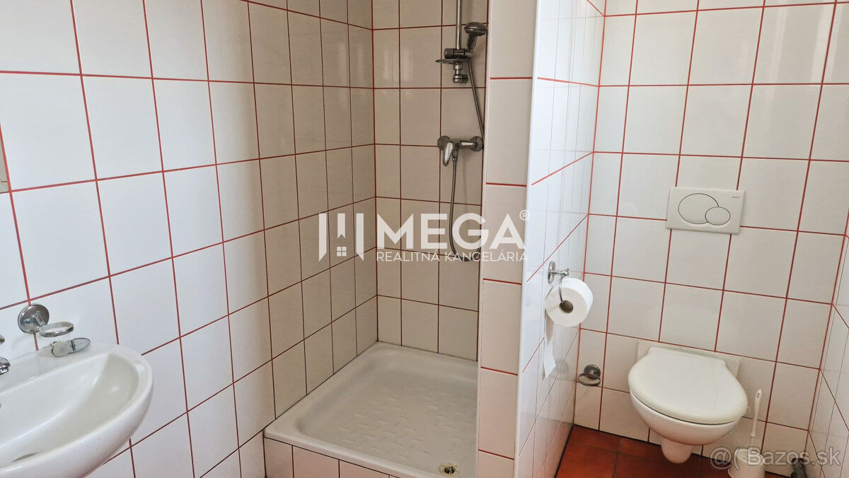 PRENÁJOM KOMERČNÉHO PRIESTORU v HUMENNOM ul. Fidlikova - 12