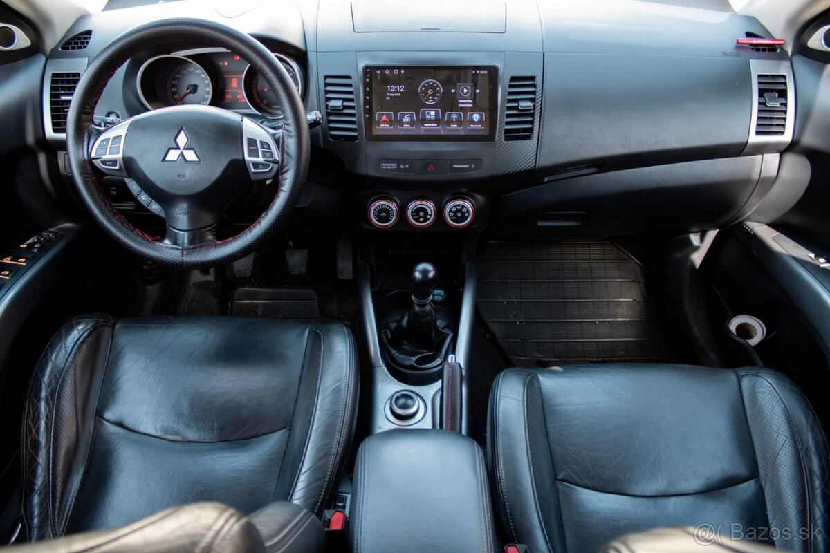 Mitsubishi Outlander - 12