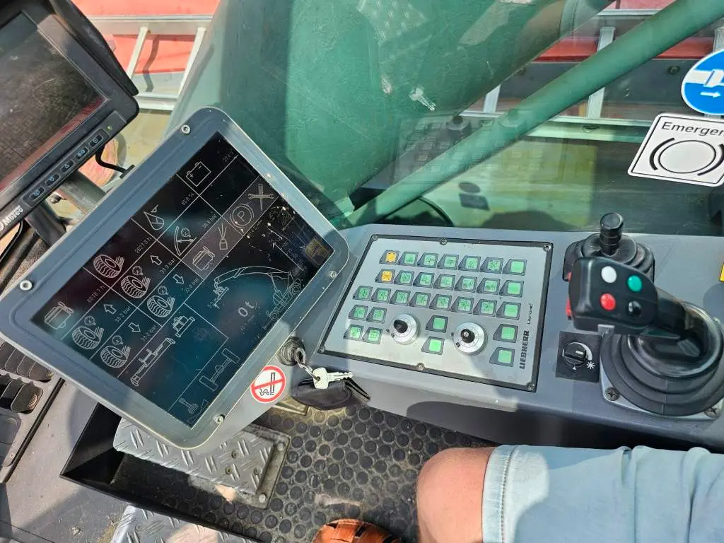 Liebherr LRS V645 nakladač na lodné kontajnery - 12